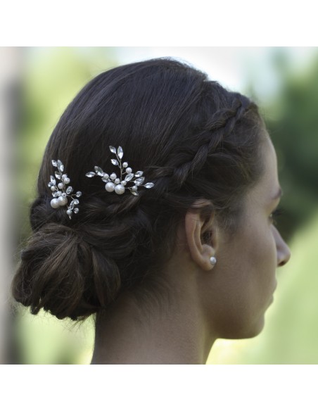 ideas peinados con accesorios pelo para novia