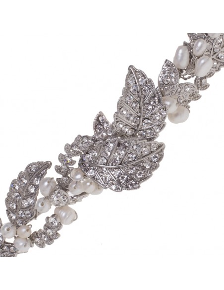Detalle diadema Estela cristal perla para novia