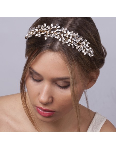 Model Golden Bridal Crown