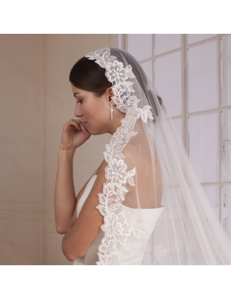 Model veil bride cira