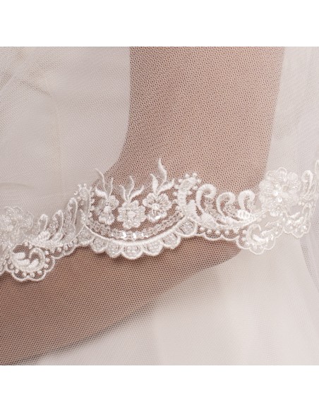 Aloise bride veil model
