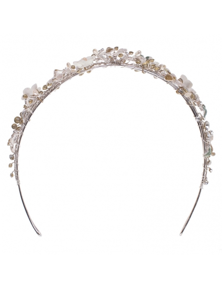 wedding tiara with lateral detail
