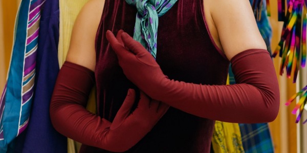 Long Gloves: The trendy accessory you'll want to wear!